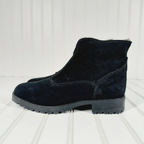 La CANADIENNE | Shoes | La Canadienne Suede Leather Front  display picture 1